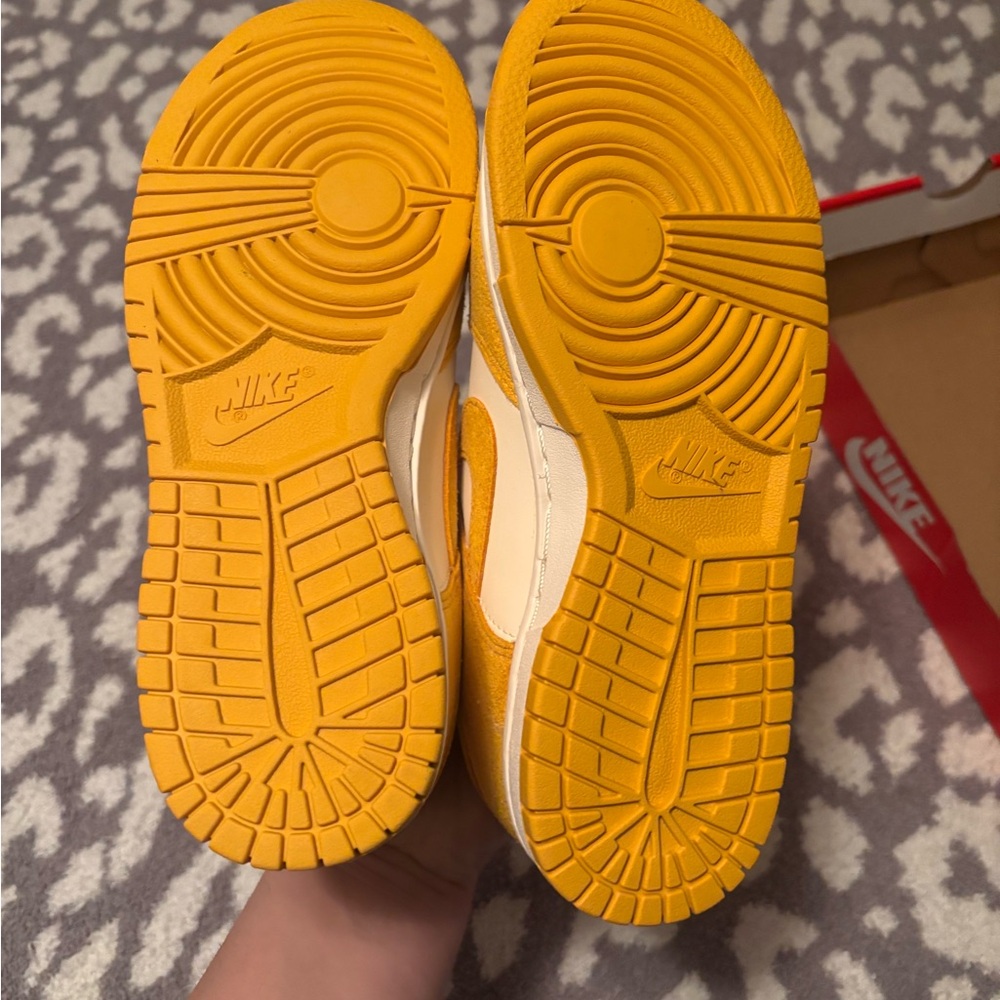 Nike Dunks - Picture 3 of 3